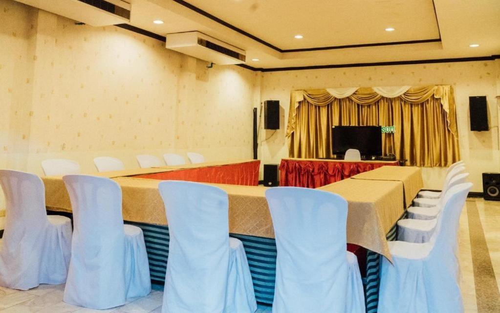 The Pine Resort Pathum Thani Exterior foto