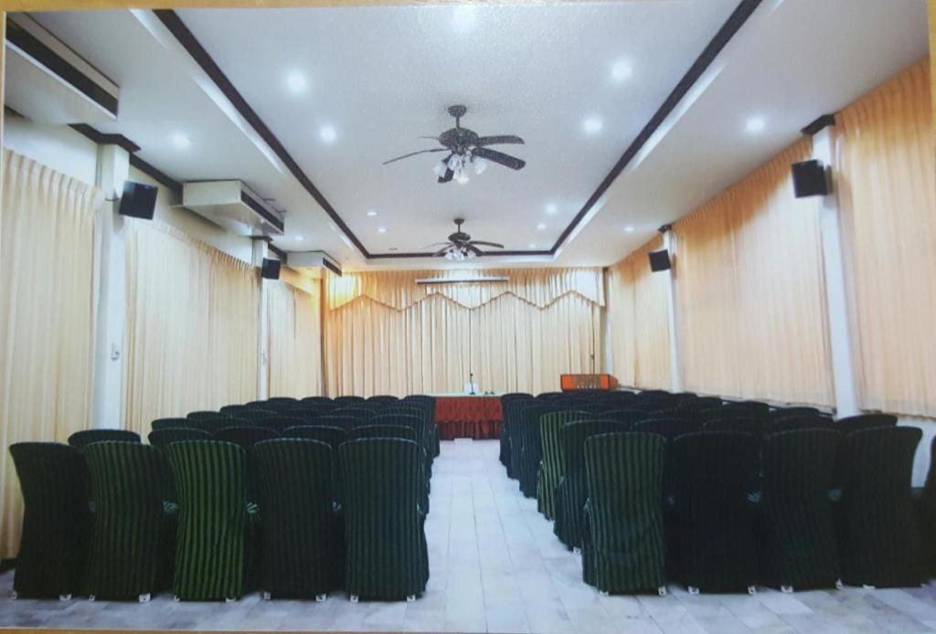 The Pine Resort Pathum Thani Exterior foto