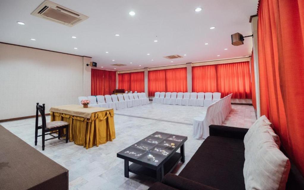 The Pine Resort Pathum Thani Exterior foto