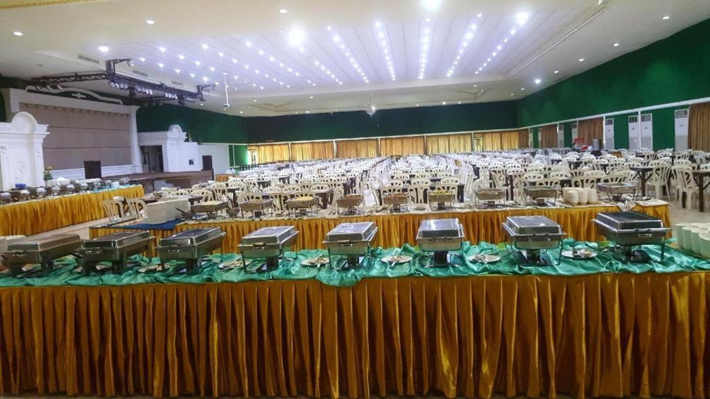 The Pine Resort Pathum Thani Exterior foto