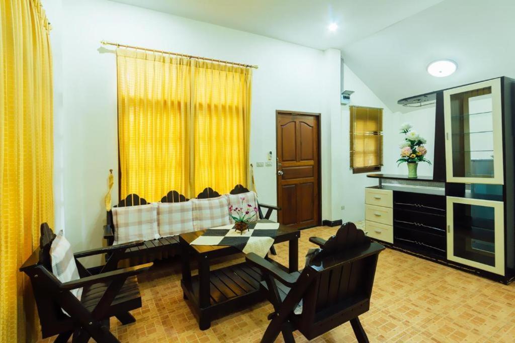 The Pine Resort Pathum Thani Exterior foto