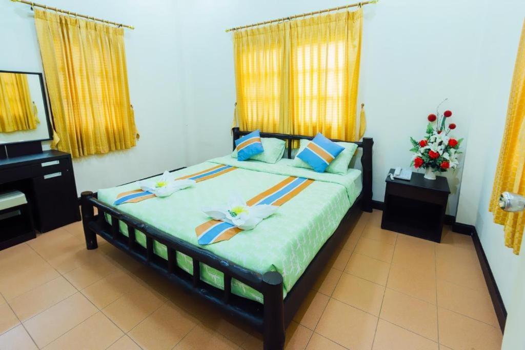 The Pine Resort Pathum Thani Exterior foto