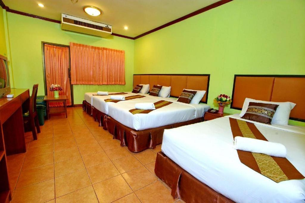 The Pine Resort Pathum Thani Exterior foto