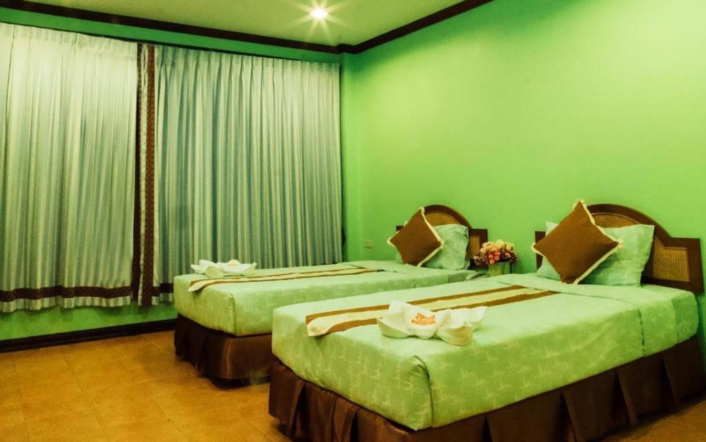 The Pine Resort Pathum Thani Exterior foto