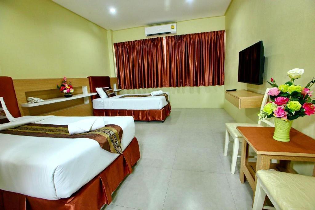 The Pine Resort Pathum Thani Exterior foto