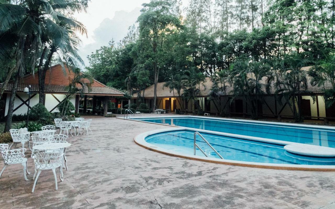 The Pine Resort Pathum Thani Exterior foto